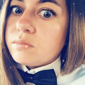 Meet your Posher, Crystal